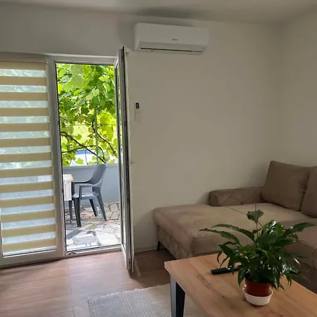 Adi Apartamento *
