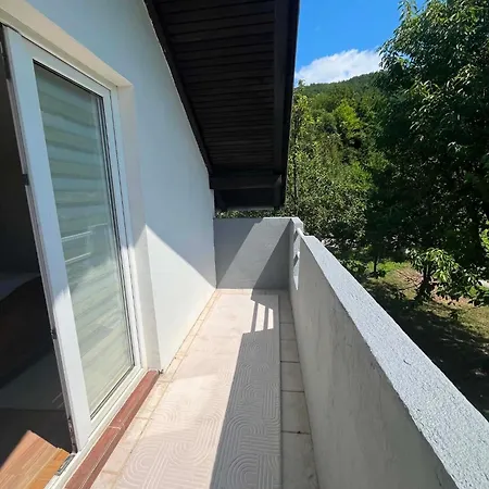 Adi Apartamento *