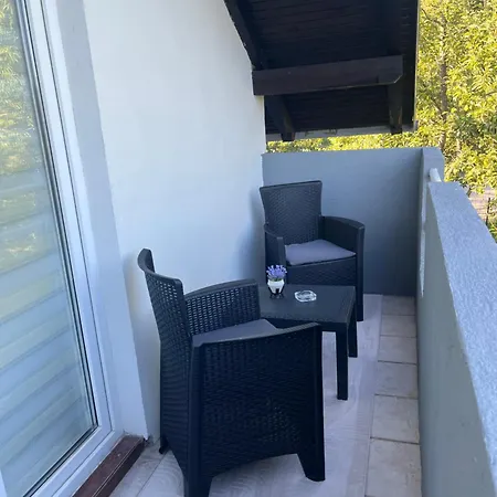 Adi Apartamento *